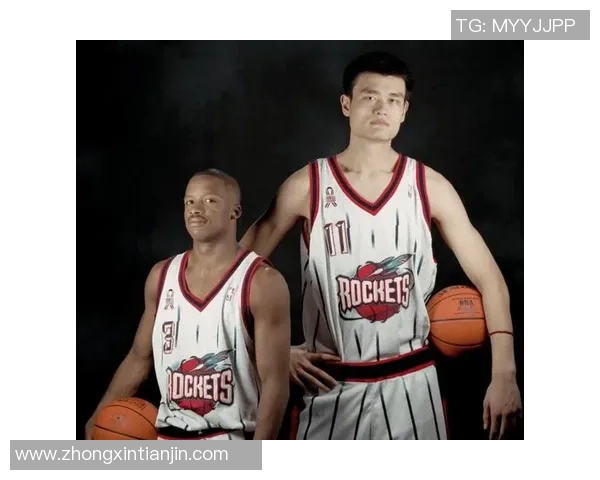 姚明在篮球场外的生活与成就揭秘，展现他的人格魅力与社会责任感